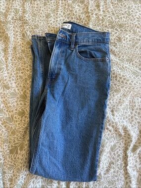 Abercrombie 90s Relaxed Jean High Rise Size 28 Long
